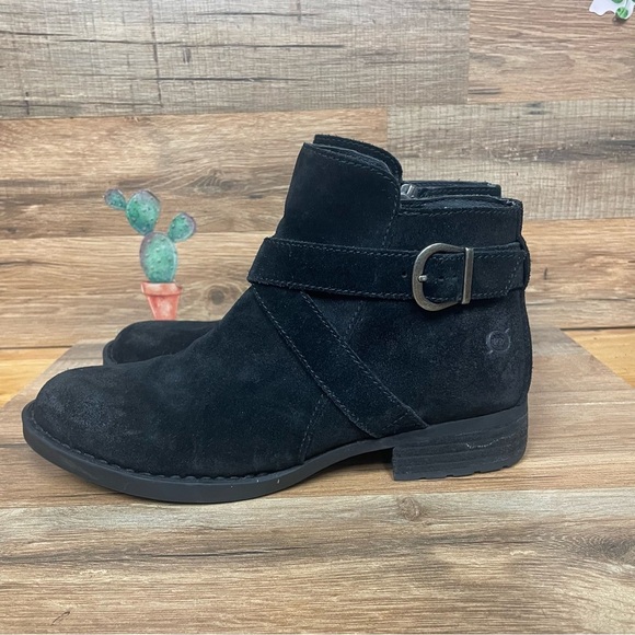 Born Ankle Boots Womens 8 Trinculo Black Suede Comfort Buckle Strap Moto Bootie - Picture 3 of 7